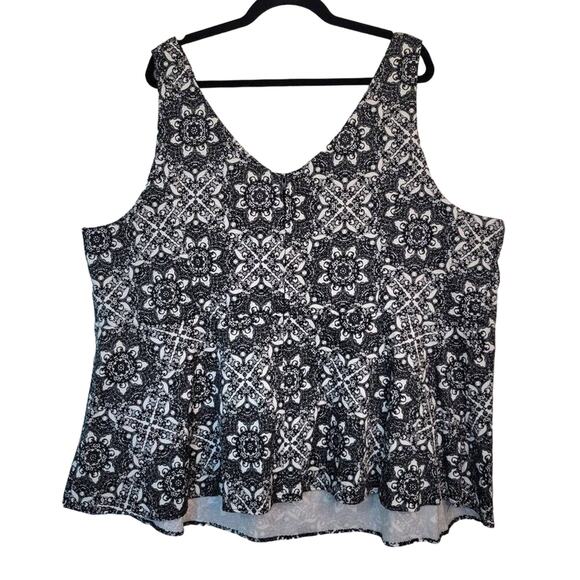 Torrid Black and White Patterned Blouse - Picture 2 of 13